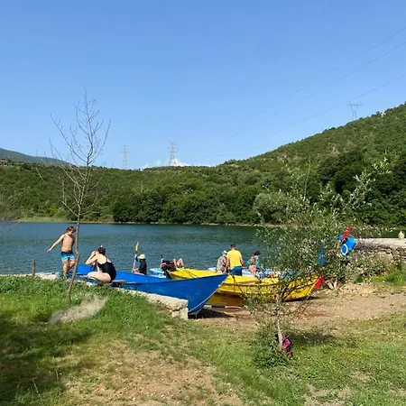 Agora Konukevi Koman