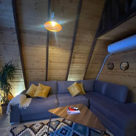 ゲストハウス Agora 4*