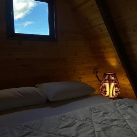 Agora בית הארחה Koman