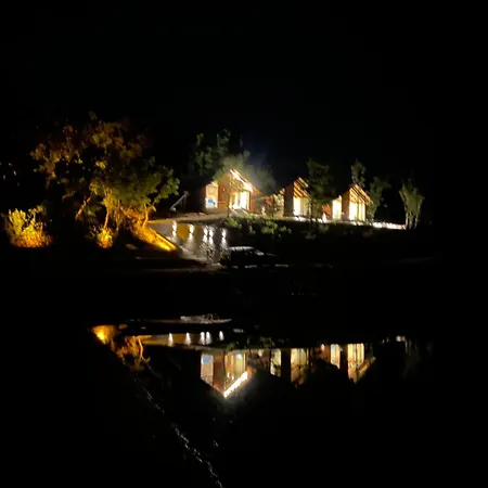 בית הארחה Agora