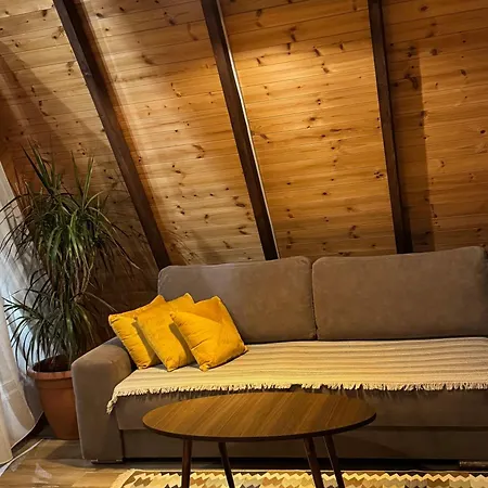 Konukevi Agora Koman