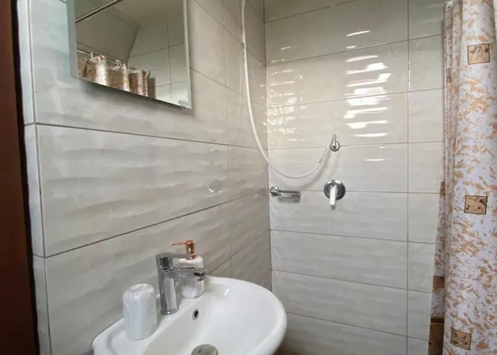 Agora 4*