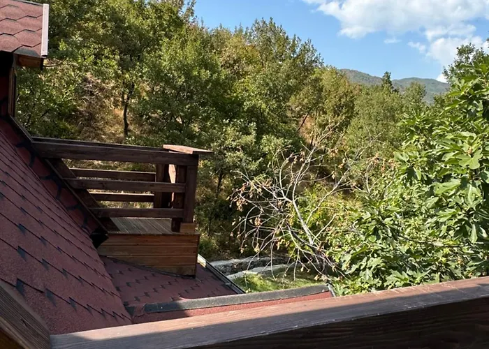 Agora Guest house Koman